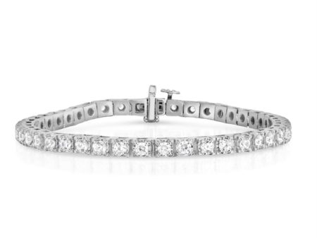 1 CTW Diamond 7-inch Tennis Bracelet in 10KT White Gold For Sale